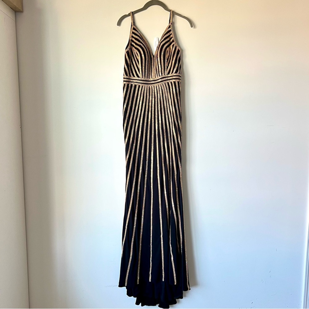 JOVANI Rhinestone Sleeveless V-Neck Deep Back Gold/Black Prom Dress—SZ. 8 - Picture 16 of 17